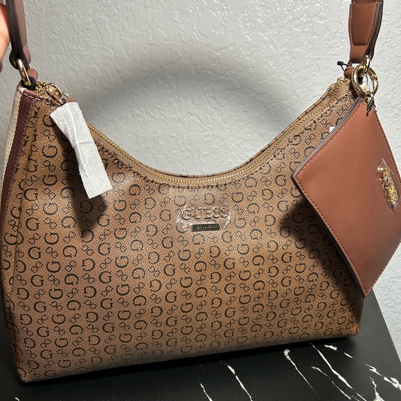 Guess purse, brown with cardholder included - Picture 1 of 6